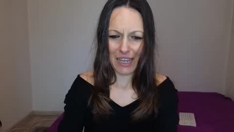 Snapshot of angelslive99 chatting on 03.18.26 Giulia online show from 03.18.26
