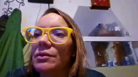Snapshot of angelvanderpool71 chatting on 12.30.24 angelvanderpool71 online show from 12.30.24