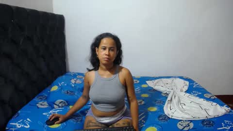 Snapshot of angelys_02 chatting on 09.20.25 Angie online show from 09.20.25