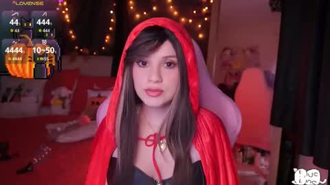 Snapshot of angelytaxx chatting on 10.30.25 Angel online show from 10.30.25