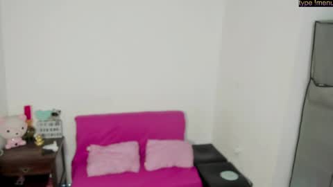 Snapshot of angielee01 chatting on 04.23.26 Angie y Andres online show from 04.23.26