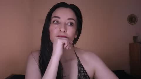 Snapshot of angiesquirt chatting on 05.26.26 VALENTINA online show from 05.26.26