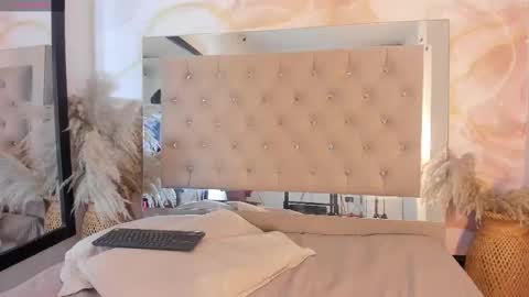 angy_avila online show from 11.11.25