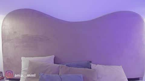 Snapshot of ania_mml chatting on 01.16.25 Ania online show from 01.16.25