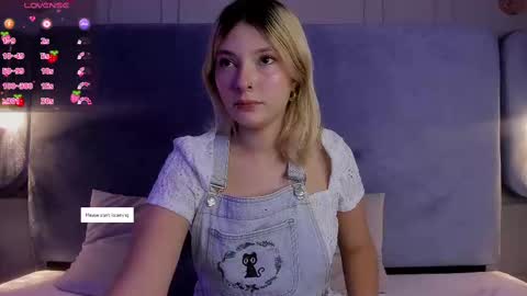 Snapshot of ania_mml chatting on 09.11.25 Ania online show from 09.11.25