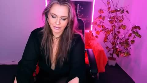 Aniela online show from 11.22.25