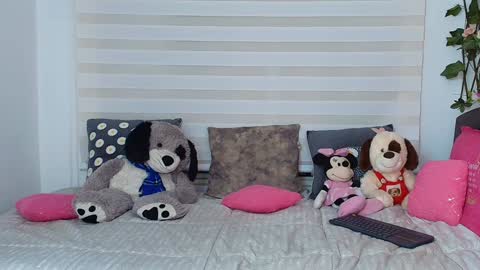 laura  online show from 11.27.25