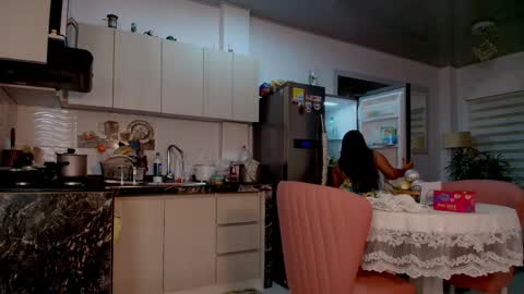 laura  online show from 04.12.26