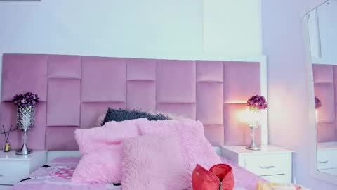 Snapshot of anierey chatting on 01.17.25 anierey online show from 01.17.25