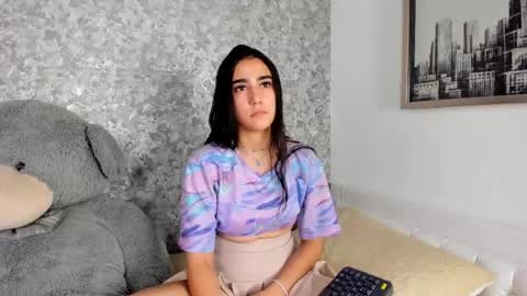 anika_h online show from 04.21.26