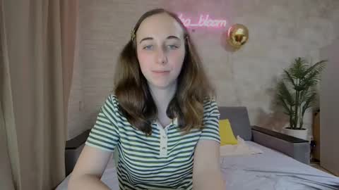 Snapshot of anikabloom chatting on 02.19.25 anikabloom online show from 02.19.25