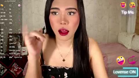 Snapshot of anikkafox chatting on 11.13.25 Nikka online show from 11.13.25