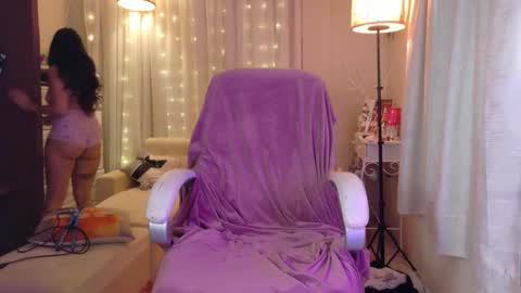 Anisahade online show from 10.04.25