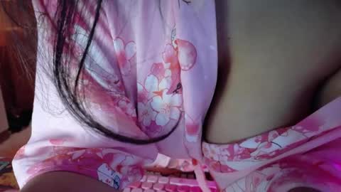 Snapshot of anisahade chatting on 05.31.26 Anisahade online show from 05.31.26
