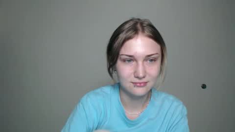 Snapshot of anisiaaa_lovesyou chatting on 09.24.25 Anisia online show from 09.24.25