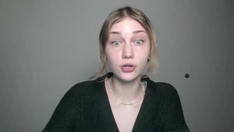 Snapshot of anisiaaa_lovesyou chatting on 10.24.25 Anisia online show from 10.24.25