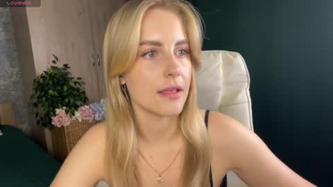 Snapshot of anita_blairr chatting on 06.15.26 Anita online show from 06.15.26