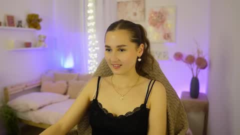 Anita Grey online show from 11.18.25