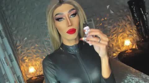 Snapshot of anitacruisze chatting on 01.09.25 Miss Ann online show from 01.09.25