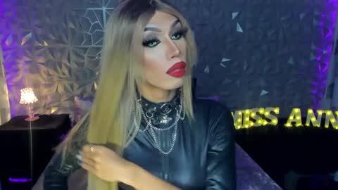 Snapshot of anitacruisze chatting on 01.17.25 Miss Ann online show from 01.17.25