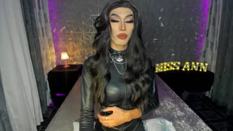 Snapshot of anitacruisze chatting on 01.18.25 Miss Ann online show from 01.18.25