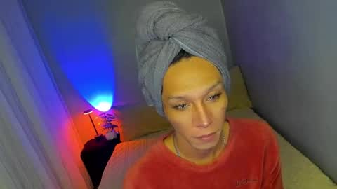 Snapshot of anitacruisze chatting on 10.02.25 Miss Ann online show from 10.02.25