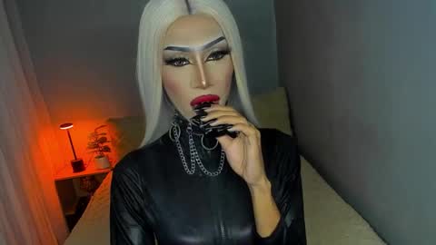 Snapshot of anitacruisze chatting on 10.05.25 Miss Ann online show from 10.05.25