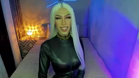 Snapshot of anitacruisze chatting on 11.28.25 Miss Ann online show from 11.28.25