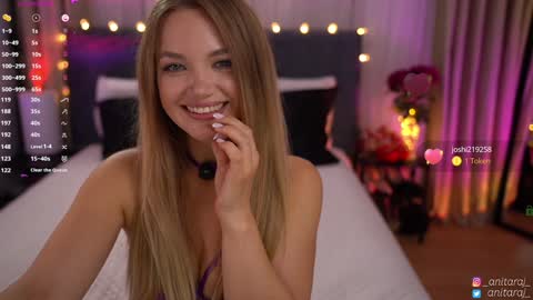 Snapshot of anitaraj_ chatting on 09.18.25 Im Anita thumb up me please its important online show from 09.18.25