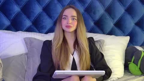 Snapshot of anitaventure chatting on 04.06.26 AnitaVenture online show from 04.06.26