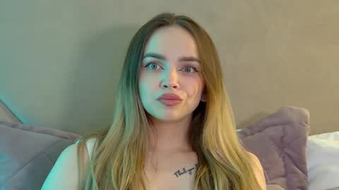 Snapshot of anitaventure chatting on 04.10.26 AnitaVenture online show from 04.10.26