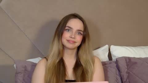 Snapshot of anitaventure chatting on 04.18.26 AnitaVenture online show from 04.18.26