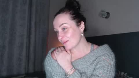 anjutka08 online show from 12.19.25