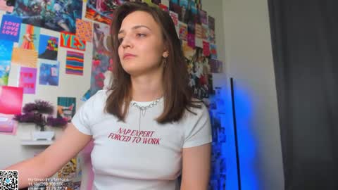 Snapshot of ann_perry chatting on 05.29.26 Ann online show from 05.29.26