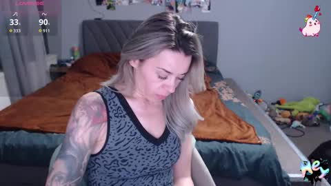 Anadirectgirl online show from 10.29.25