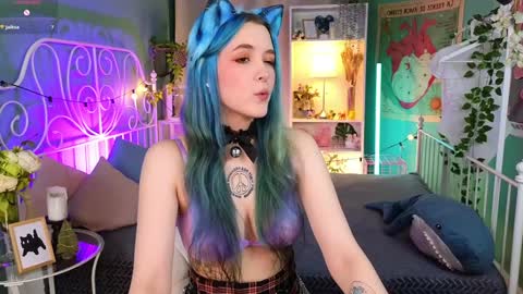 Snapshot of anna_bloom_ chatting on 12.04.24 Violett online show from 12.04.24