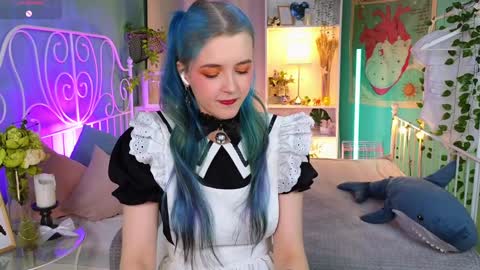 Snapshot of anna_bloom_ chatting on 12.05.24 Violett online show from 12.05.24