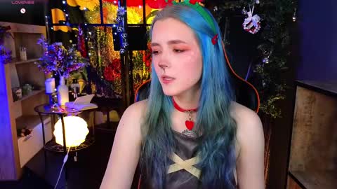 Snapshot of anna_bloom_ chatting on 12.23.24 Violett online show from 12.23.24