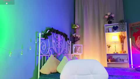 Snapshot of anna_bloom_ chatting on 01.09.25 Violett online show from 01.09.25