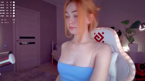 Snapshot of anna_bronson chatting on 09.21.25 Anna online show from 09.21.25