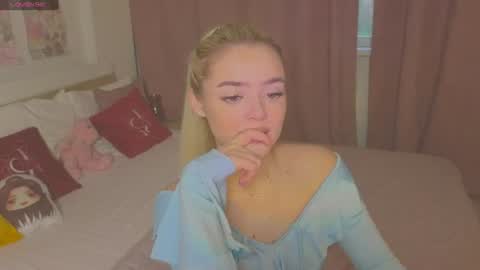 Snapshot of anna_nickol chatting on 06.19.26 Anna online show from 06.19.26