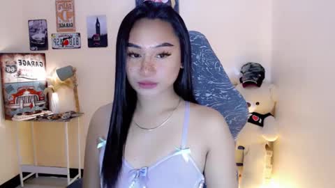 Snapshot of anna_thompsonxx chatting on 02.04.25 SWEET ANNA online show from 02.04.25