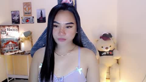 Snapshot of anna_thompsonxx chatting on 02.05.25 SWEET ANNA online show from 02.05.25