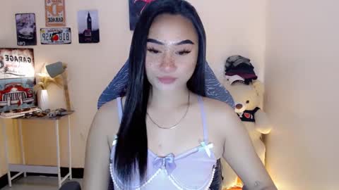 Snapshot of anna_thompsonxx chatting on 02.07.25 SWEET ANNA online show from 02.07.25