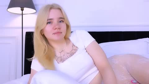 AnnaBelle online show from 10.26.25