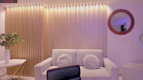 Anna Brooks  online show from 02.09.25