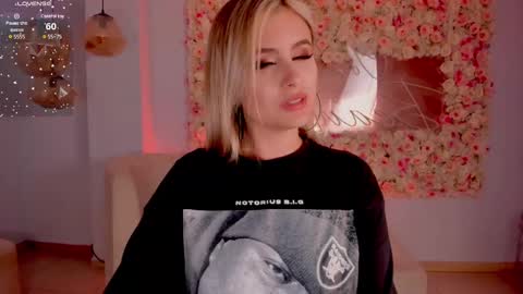 Anna Brooks  online show from 03.02.25