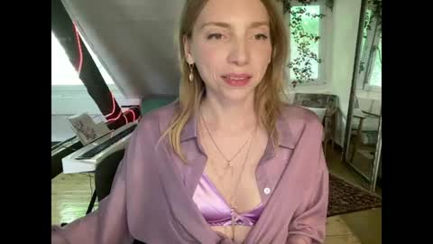 Snapshot of annadarko chatting on 06.19.26 Anna Darko online show from 06.19.26