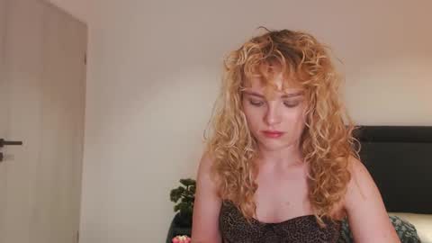 Snapshot of annaevv chatting on 05.22.26 annaevv online show from 05.22.26