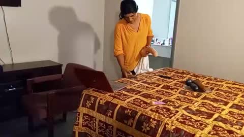 Anna Lee Cross online show from 04.17.26